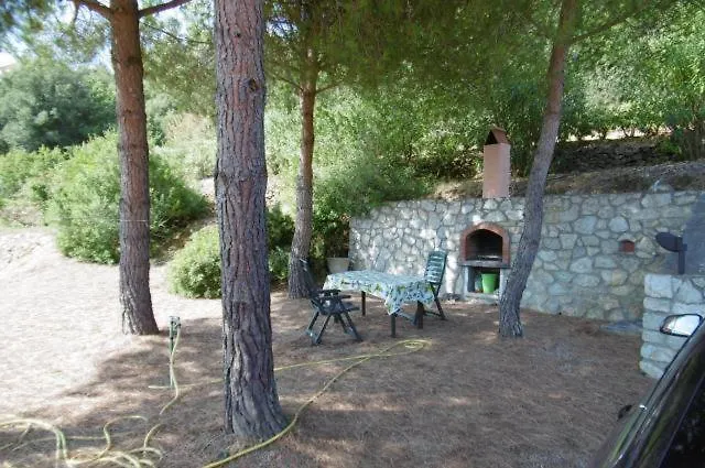 Vanna Trilo -quadrilocale ヴィラ